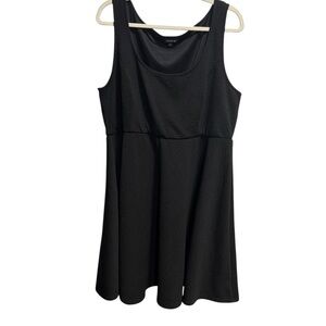 Torrid Textured Stretchy Black Sleeveless Skater Dress Size 2 2X  LBD Valentines